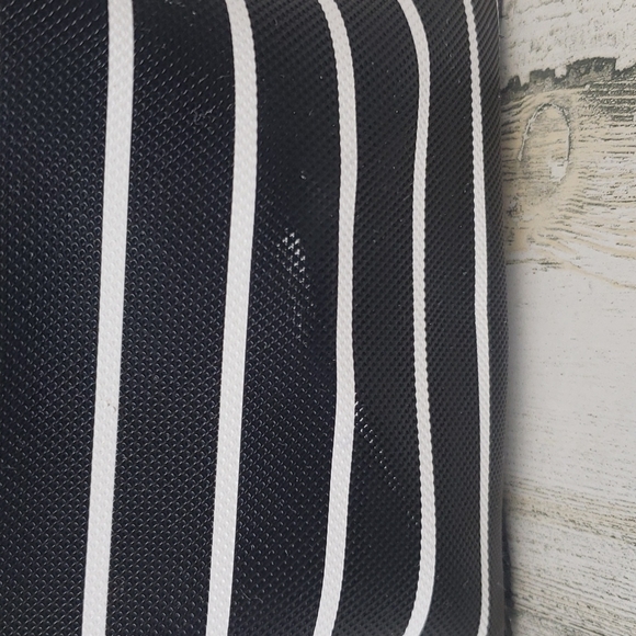 Kenneth Cole Reaction black white striped zipper large handbag goldtone accents - Picture 10 of 12